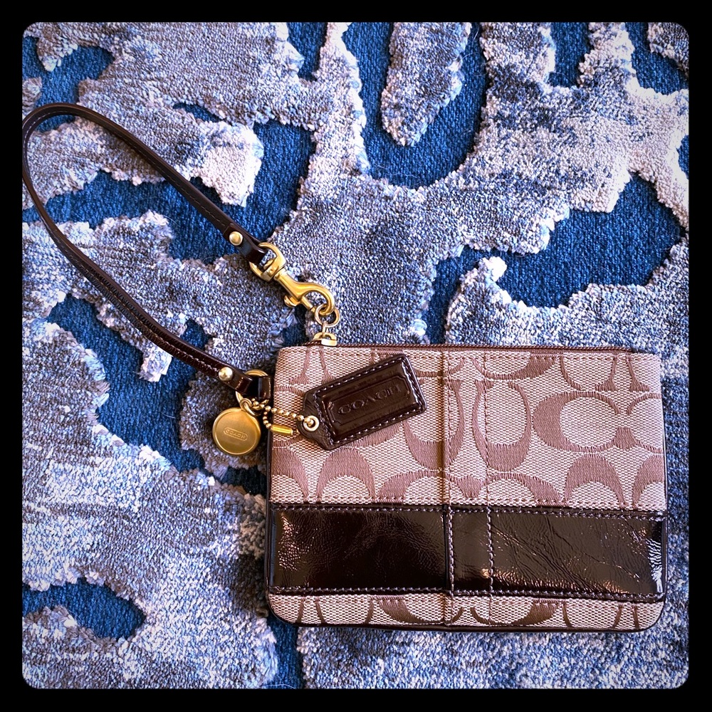 Authentic Coach wristlet Classic brown C pattern